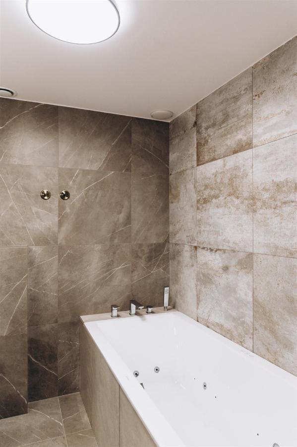 Like Home 2 Sauna,Jacuzzi & Spa Швидница Екстериор снимка
